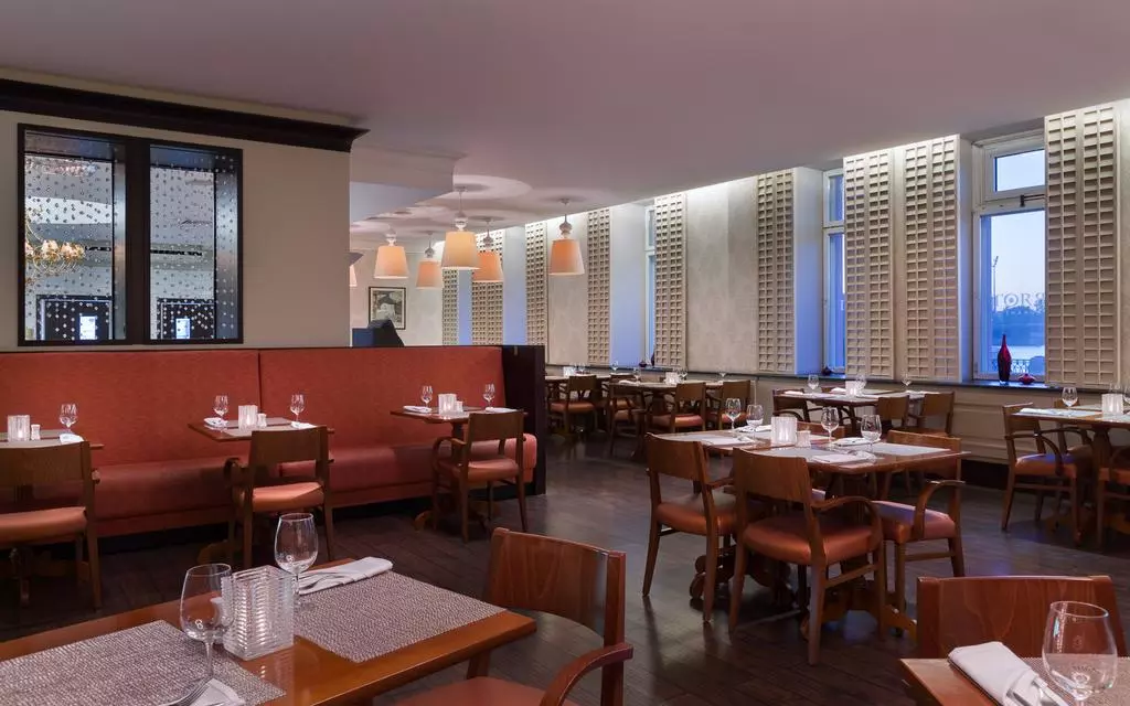 هتل کورت یارد بای ماریوت واسیلی وسکی سنت پترزبورگ - مهرپرواز